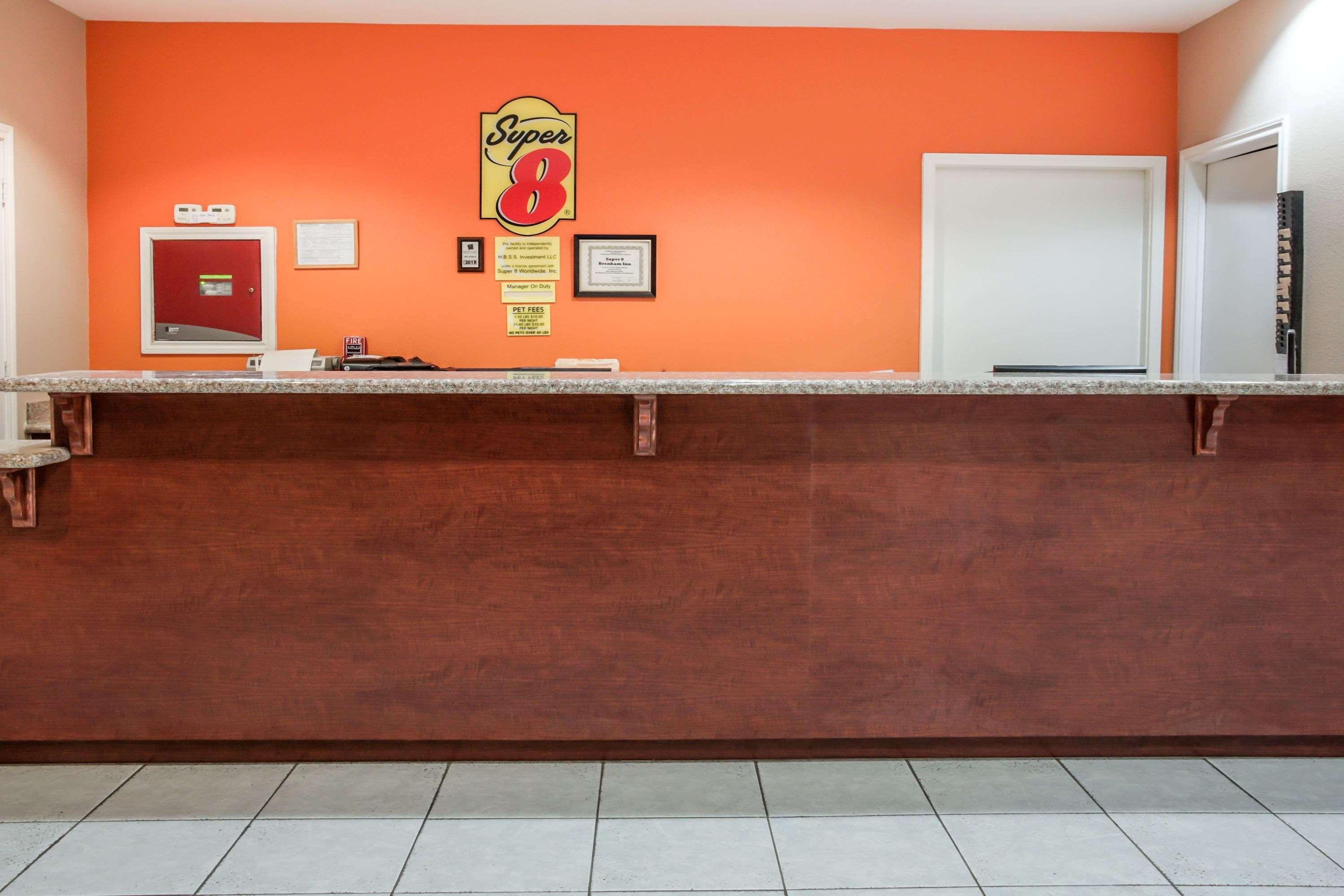 Hotel Super 8 By Wyndham Brenham Tx Exterior foto